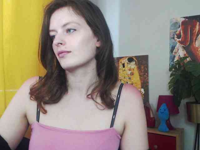 NadineGold webcam