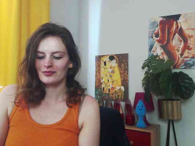 NadineGold webcam