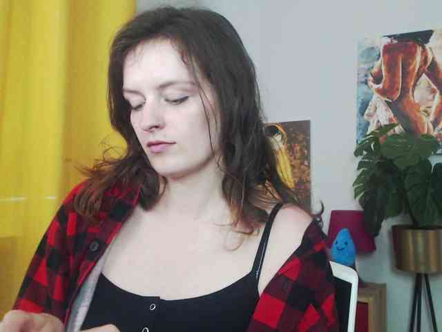 NadineGold webcam