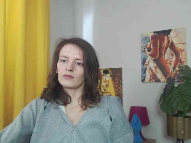 NadineGold webcam