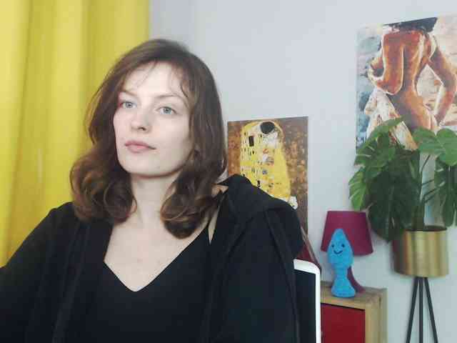 NadineGold webcam