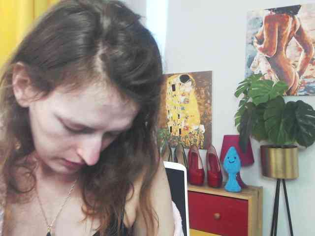 NadineGold webcam
