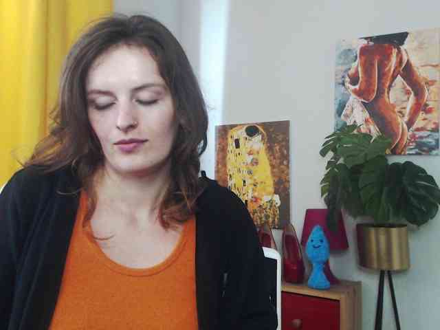 NadineGold webcam