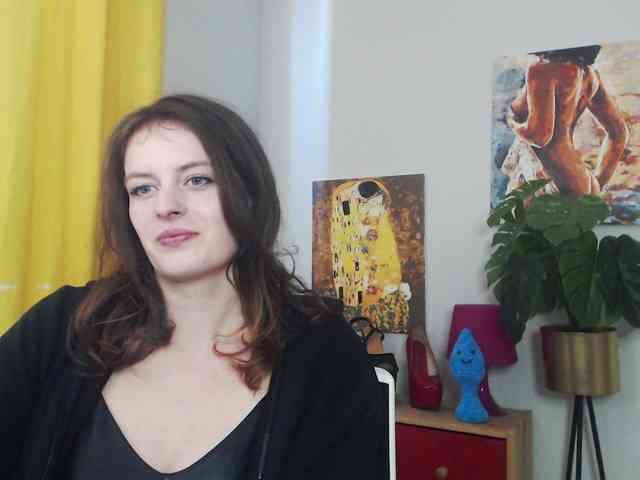NadineGold webcam