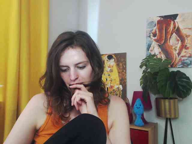 NadineGold webcam