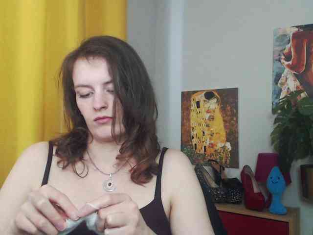 NadineGold webcam