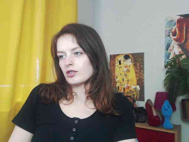 NadineGold webcam
