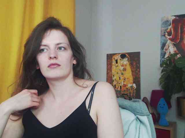 NadineGold webcam