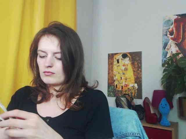 NadineGold webcam
