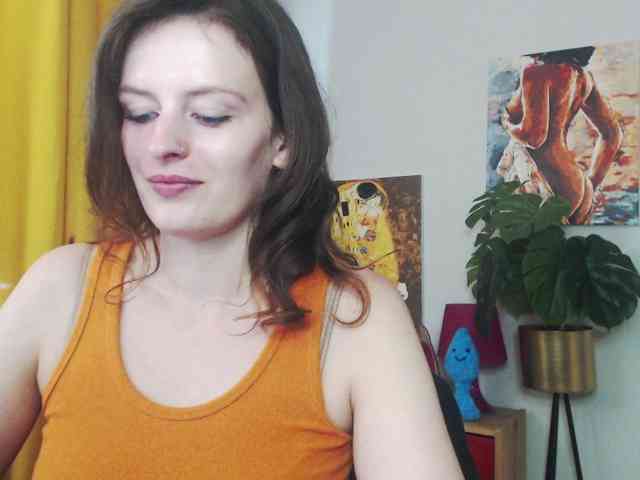 NadineGold webcam