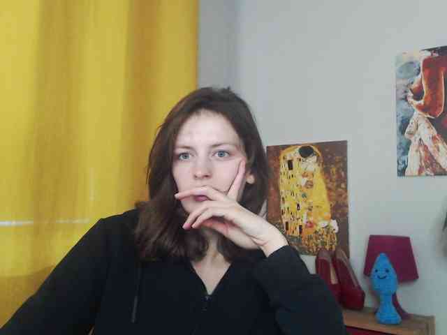 NadineGold webcam