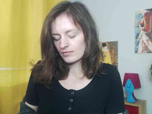 NadineGold webcam