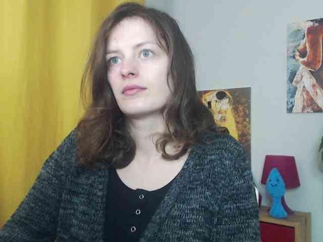 NadineGold webcam
