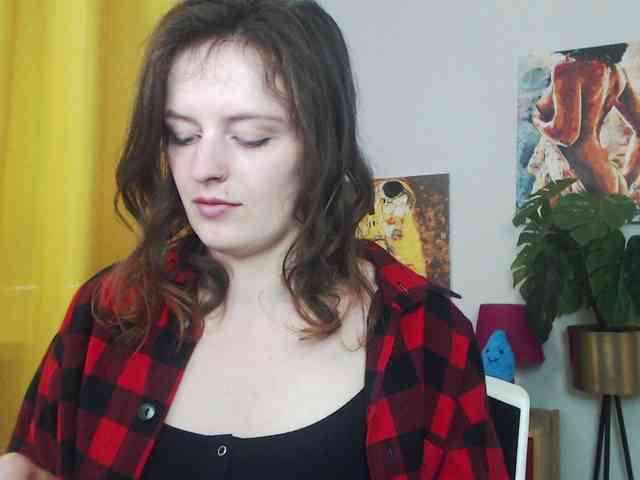 NadineGold webcam