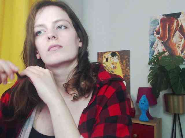 NadineGold webcam
