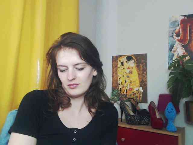 NadineGold webcam