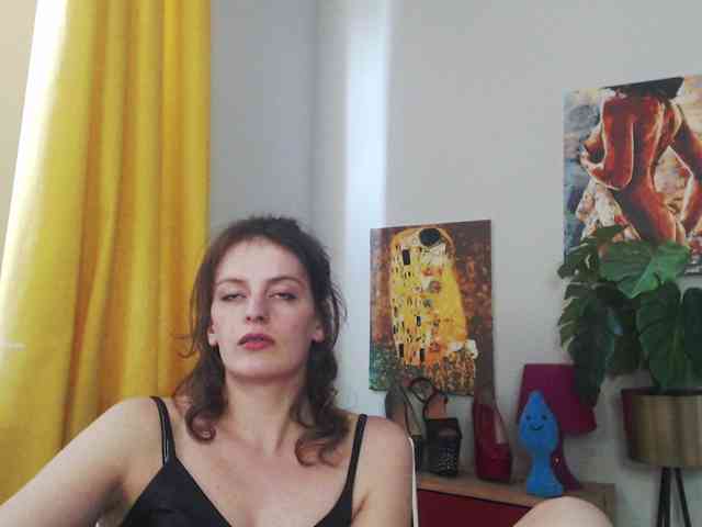 NadineGold webcam