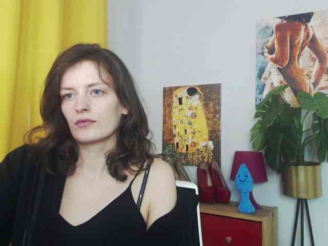 NadineGold webcam
