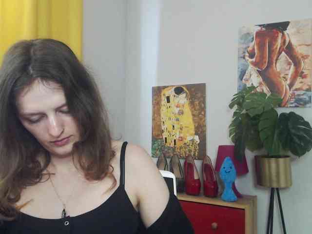 NadineGold webcam