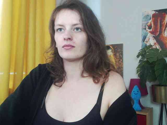 NadineGold webcam