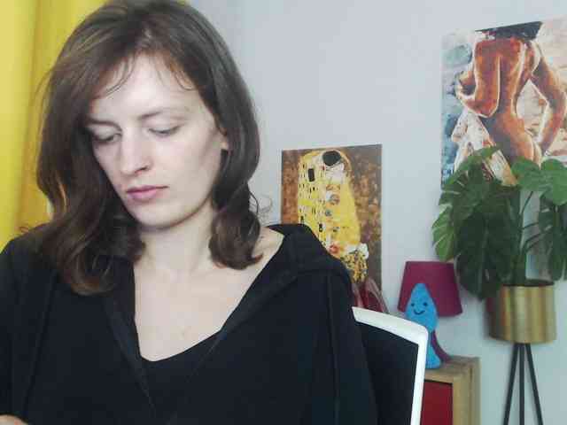 NadineGold webcam