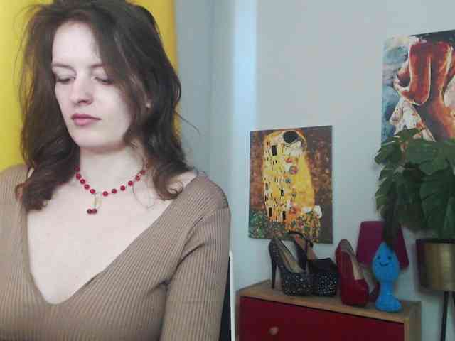 NadineGold webcam