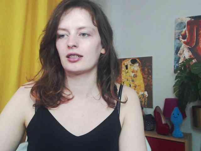 NadineGold webcam