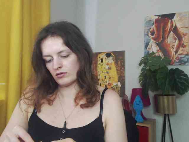 NadineGold webcam