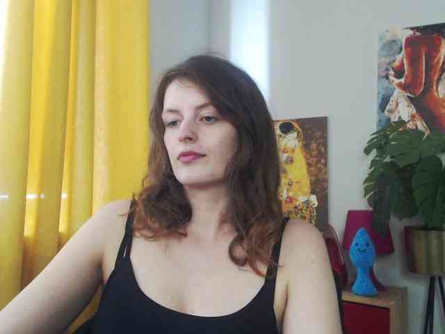 NadineGold webcam