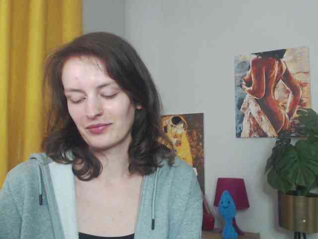 NadineGold webcam