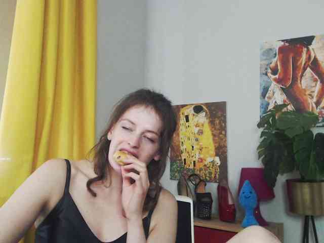 NadineGold webcam