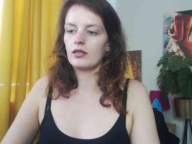 NadineGold webcam