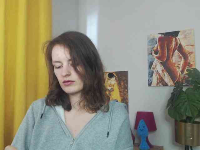 NadineGold webcam