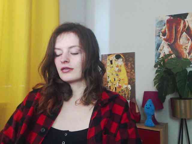 NadineGold webcam