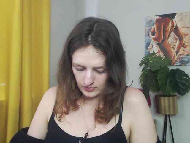 NadineGold webcam