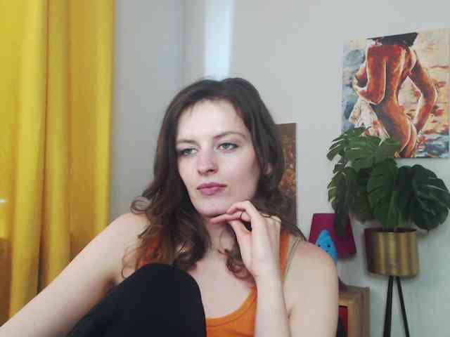 NadineGold webcam