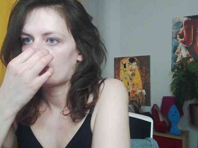NadineGold webcam