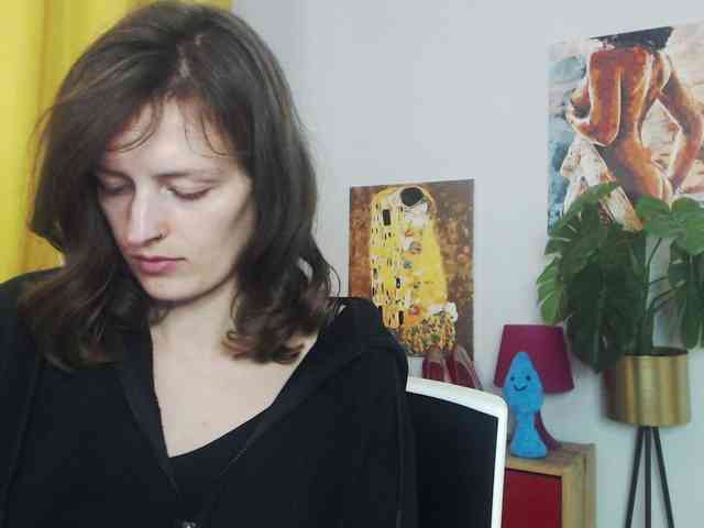 NadineGold webcam