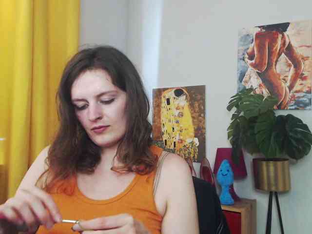 NadineGold webcam