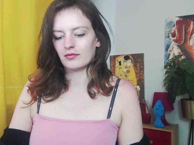 NadineGold webcam