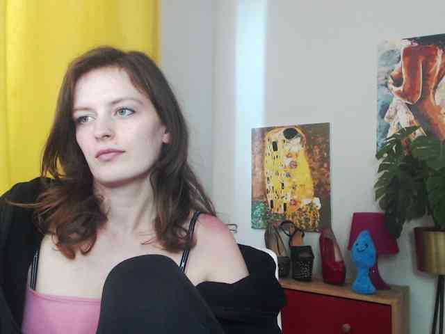 NadineGold webcam