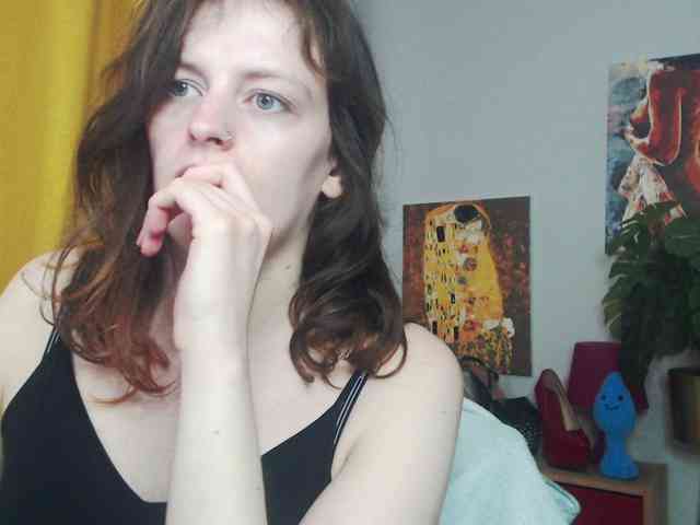 NadineGold webcam