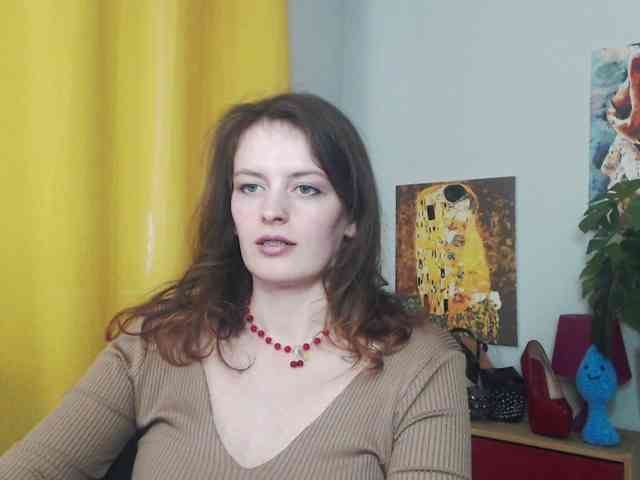 NadineGold webcam