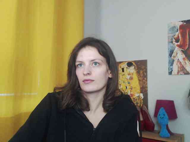 NadineGold webcam