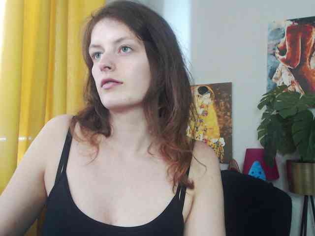 NadineGold webcam