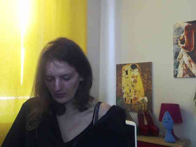 NadineGold webcam