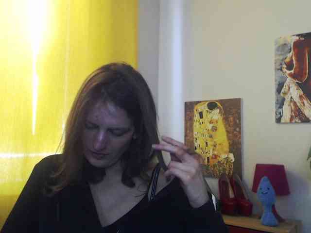 NadineGold webcam