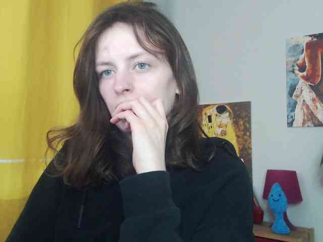 NadineGold webcam