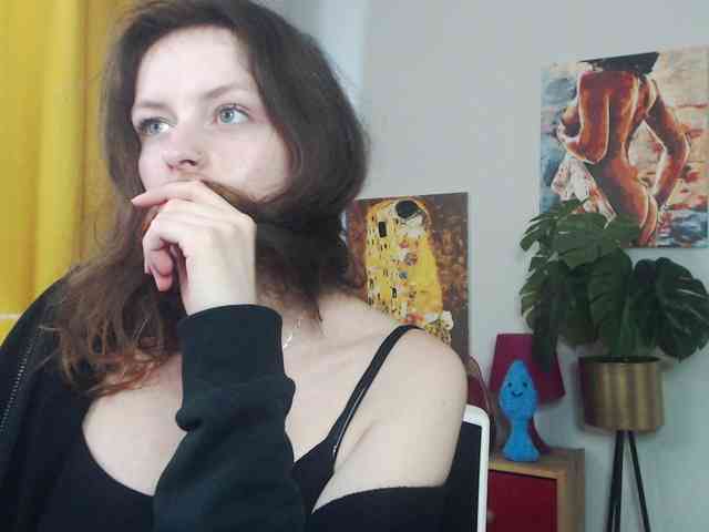 NadineGold webcam
