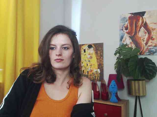 NadineGold webcam